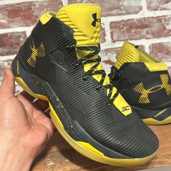 Under Armour Curry Basketball Shoes Men's Sz9